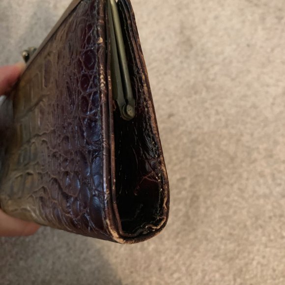 Cynthia Rowley alligator wallet/clutch - Picture 4 of 4